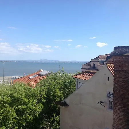 Xavier - Alfama Apartment River View Lisbona Esterno foto